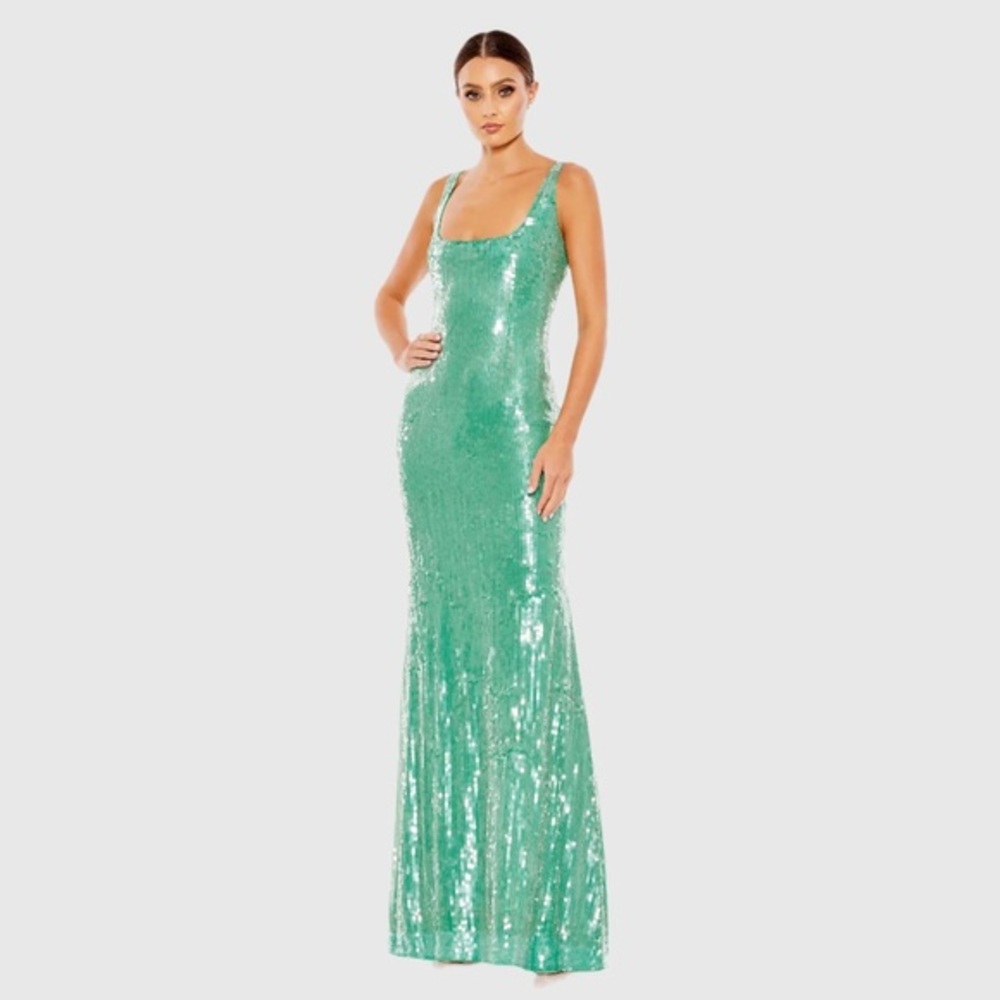 NWT Mac Duggal Maxi SEQUINED SLEEVELESS COLUMN GOWN Beautiful Emerald Jade